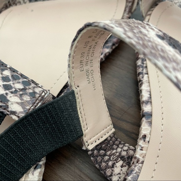 H&M Beige/snakeskin-patterned flat sandals size 8 - Picture 11 of 13